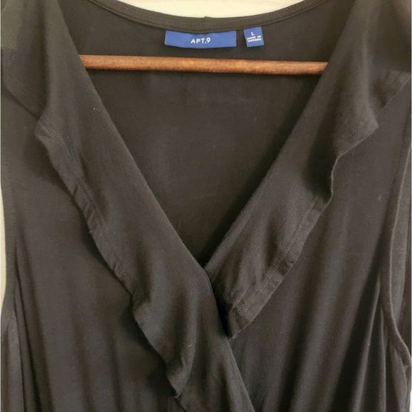 Elegant Black Sleeveless Dress - Picture 5 of 7